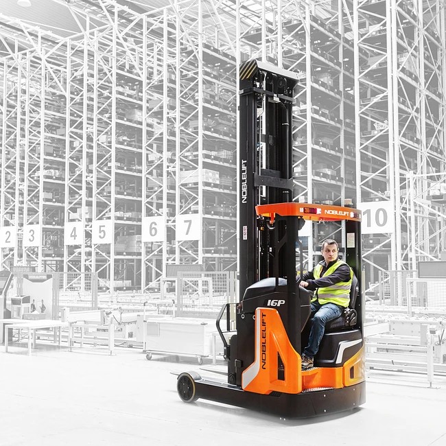 Reach Stacker